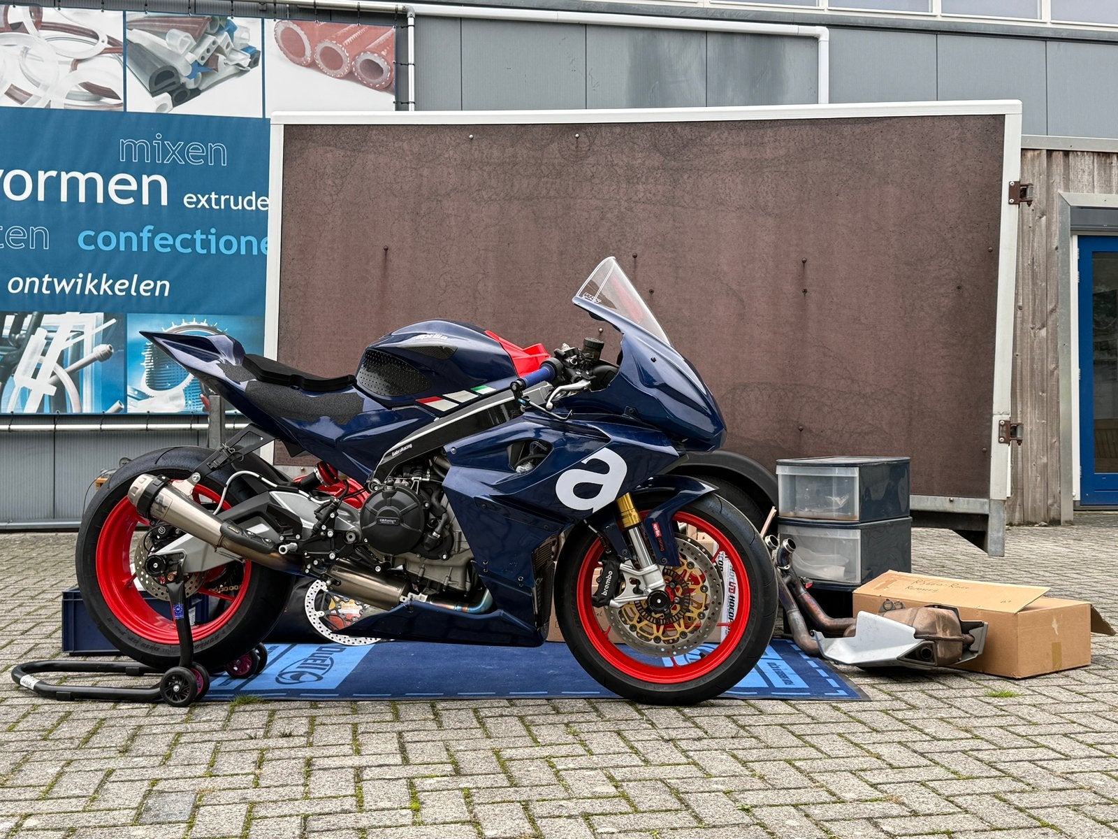 Aprilia RS660 Raceklaar | Gesloten Aanhanger | Totaalpakket, Particulier, Super Sport