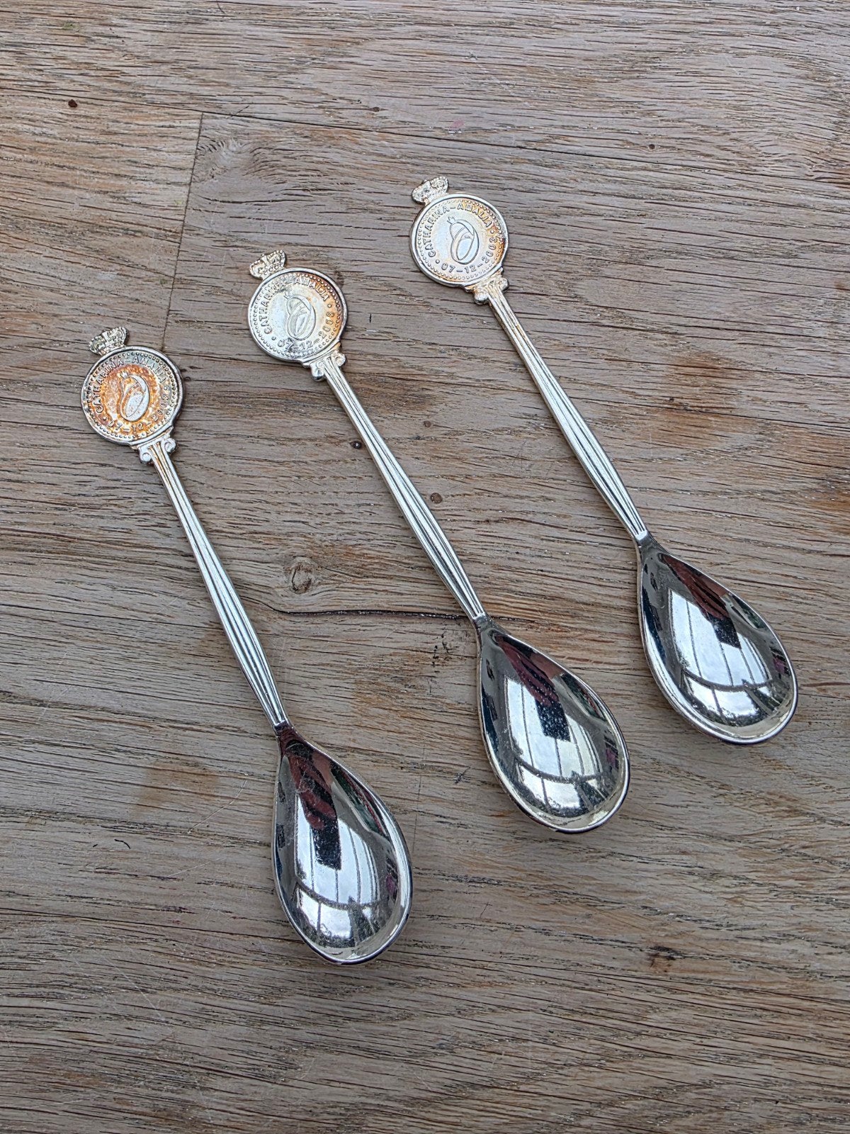 Set van 3 zilverkleurige lepeltjes Prinses Amalia 2003, Antiek en Kunst, Ophalen of Verzenden