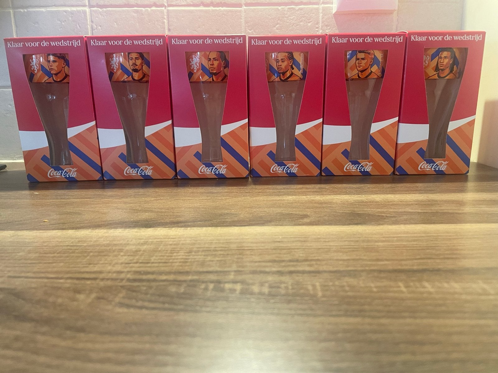 6 Coca-Cola Oranje Glazen WK/EK Voetbal 2026, Verzamelen, Ophalen of Verzenden, Nieuw, Overige sporten, Overige typen