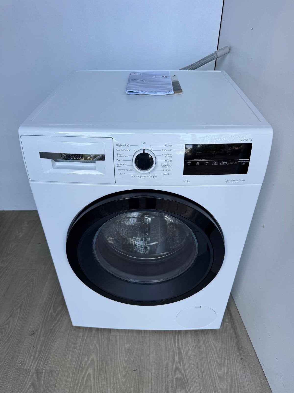 Foto 2 van Bosch wasmachine 8kg 1400 toeren in nieuw staat.