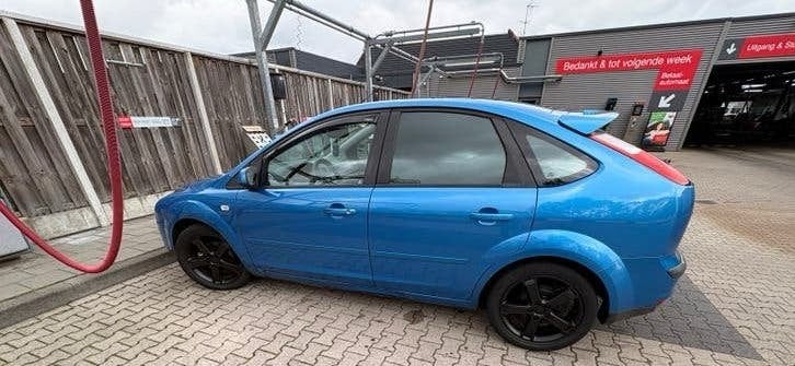 Ford Focus 1.6 85KW 5D 2006 Blauw! Nieuwe apk 3 okt.2027, Auto's, 625 kg, 4 cilinders, Blauw, Leder en Stof