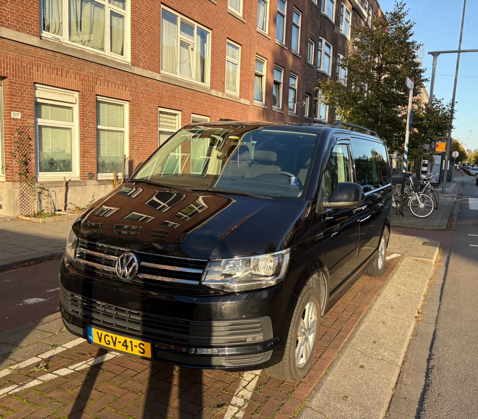 Volkswagen Caravelle Rolstoelauto | Elektrische rolstoellift, Auto's, Automaat, Stof, Volkswagen, 2500 kg