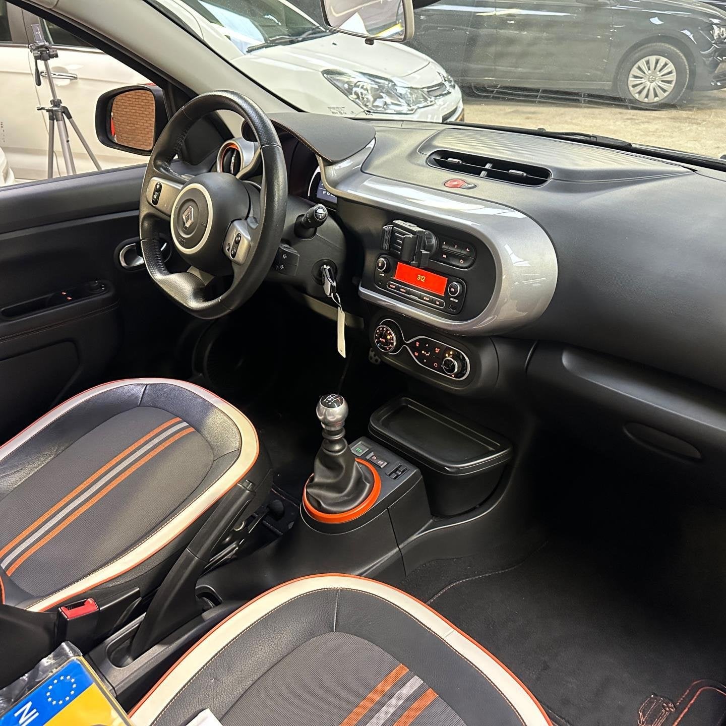 Renault Twingo GT 0.9 TCe SPORT |PANO/CRUISE/PDC | BTOOTH/CL, Parkeersensor, 898 cc, Gebruikt, 4 stoelen