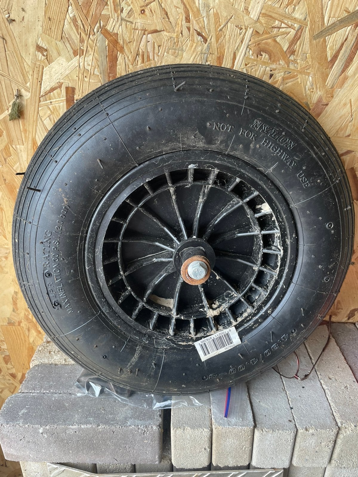 Kruiwagen wiel, Tuin en Terras, Ophalen of Verzenden, Zo goed als nieuw