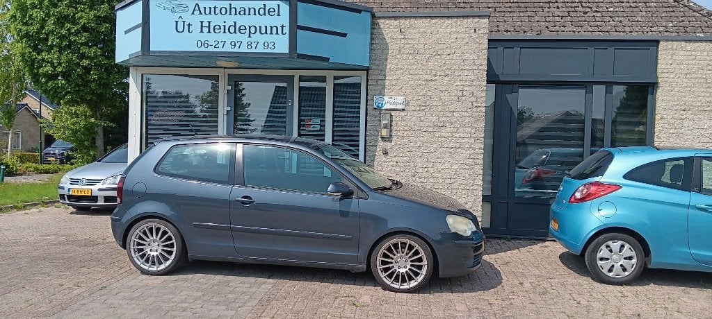 adv  hergebruikt  verlaagd vw polo 1.4 16 v bj 2005, Zwart, 4 cilinders, Origineel Nederlands, Bedrijf