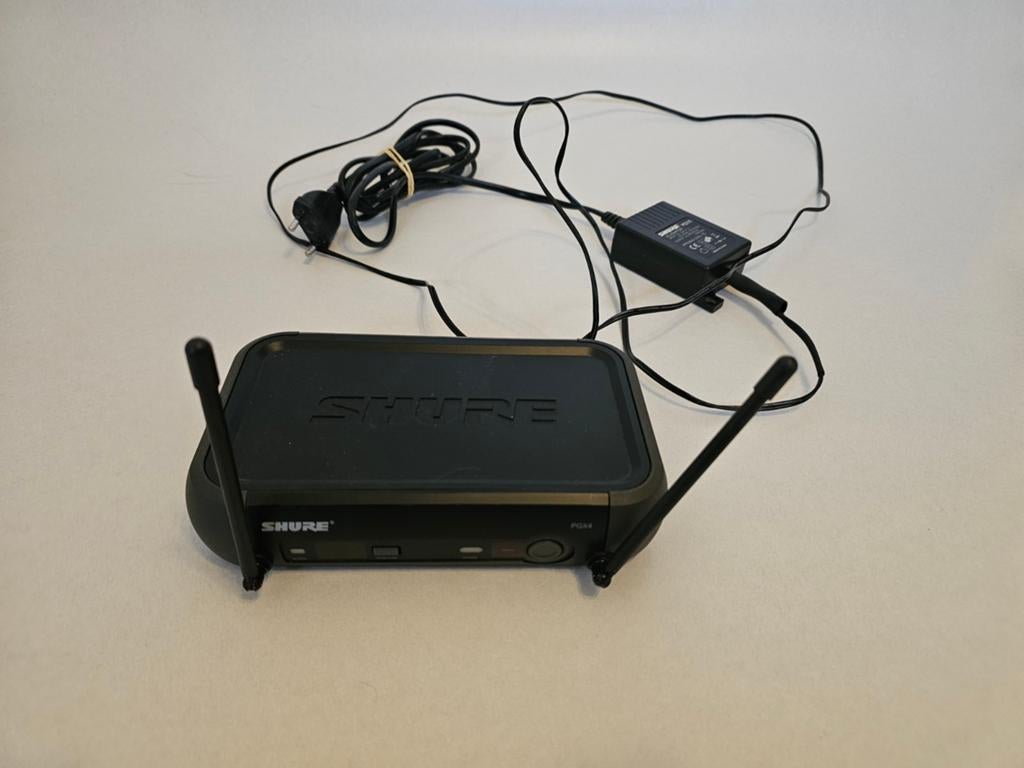 Shure PGX4 524-542 MHz microfoon ontvanger, Ophalen of Verzenden, Zo goed als nieuw, Audio