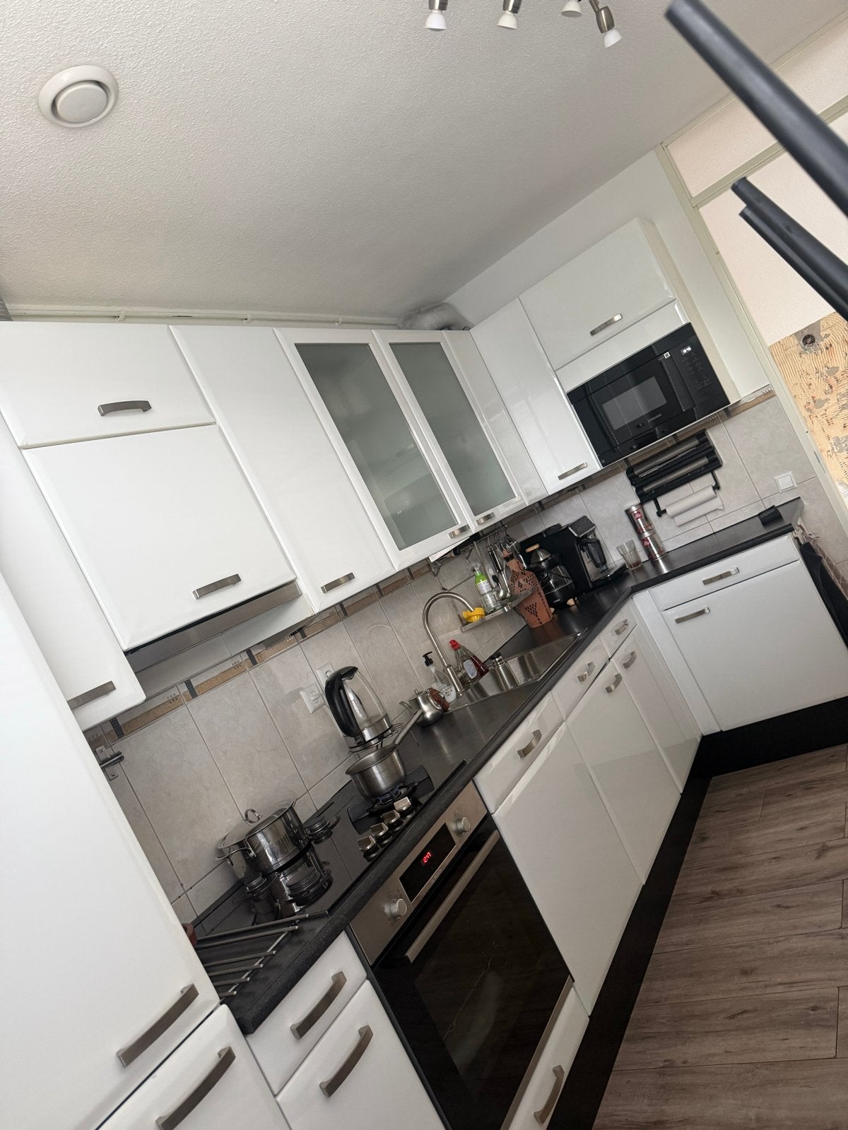 Moderne witte hoekkeuken - zonder inbouwapparatuur! ZSM WEG, Huis en Inrichting, Ophalen, Gebruikt, Wit, Hoekkeuken