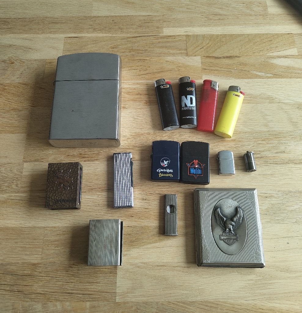 Lot rokersartikelen - Aanstekers, sigarettendoosje, etc, Ophalen of Verzenden, Gebruikt, Overige typen