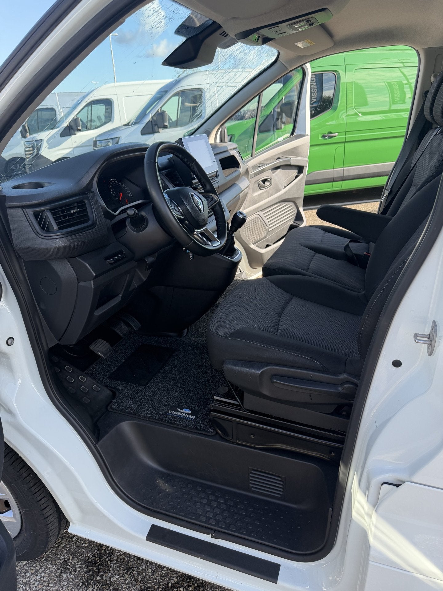 Foto 10 van Renault Trafic L2H1 | Work Edition| Trekhaak | Camera | Navi