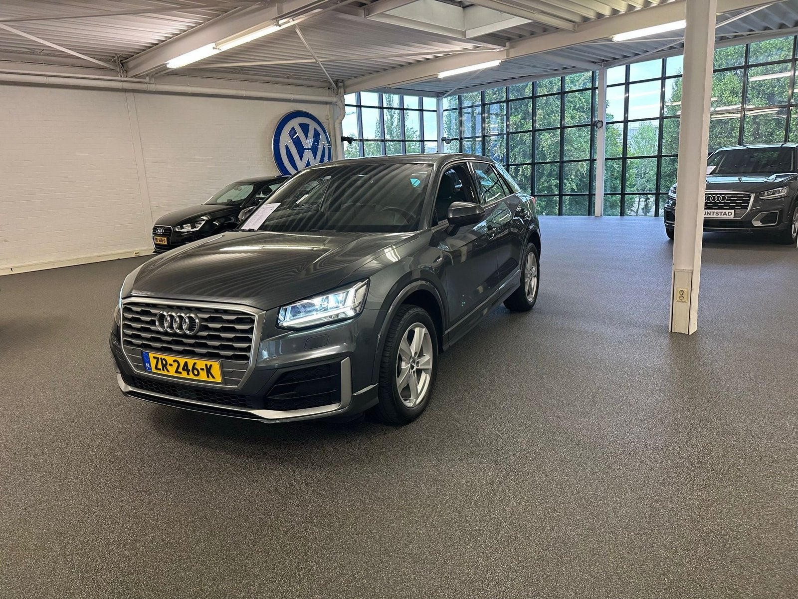 Audi Q2 Tfsi 116pk 2019 Grijs, Auto's, Voorwielaandrijving, Dealer onderhouden, 1200 kg, 115 pk