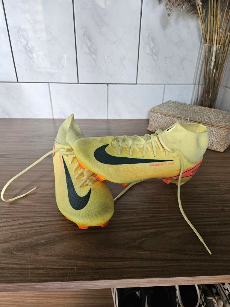 Nike Voetbalschoenen en Scheenbeschermers, Ophalen of Verzenden, Gebruikt, Set