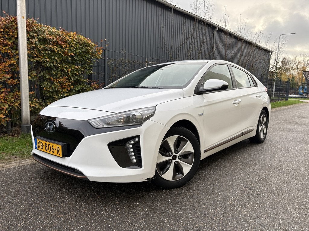 Hyundai IONIQ Comfort EV / AUTOMAAT / NAVI / INFINITY / CRUI, Gebruikt, Automatische klimaatregeling, Wit, Origineel Nederlands