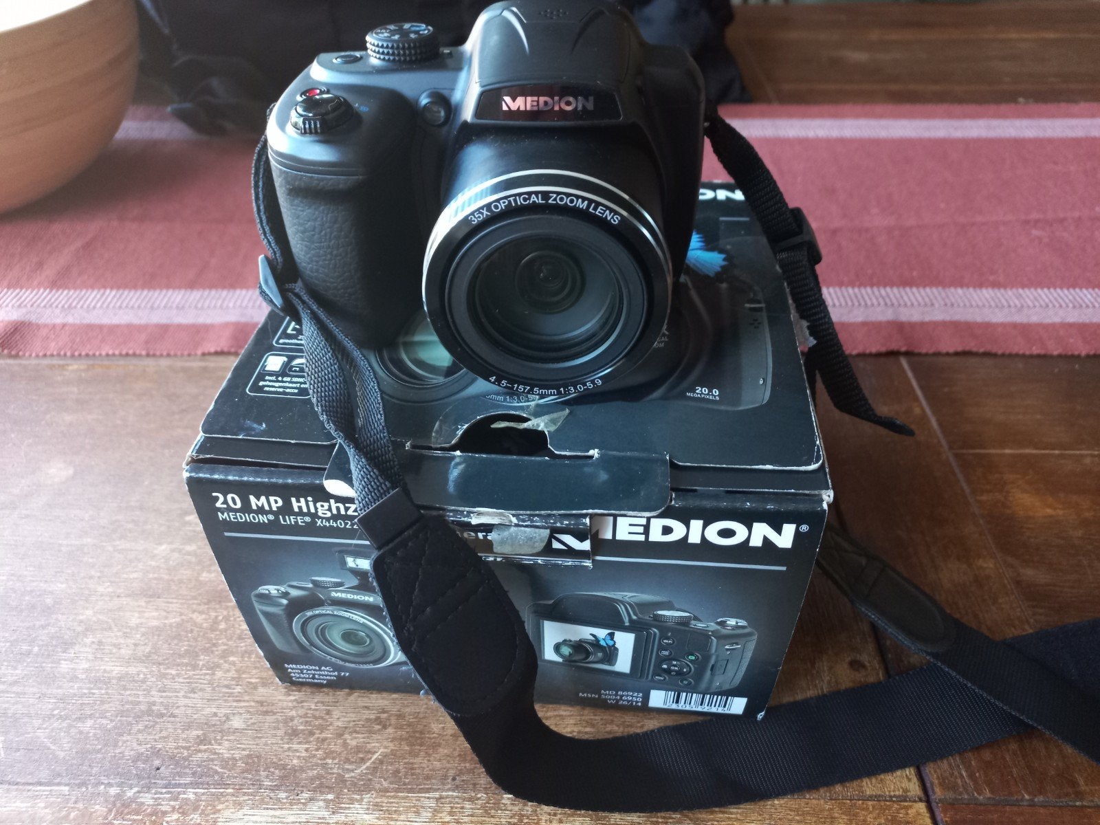 Medion Life X44022 (MD 86922) 20 MP Highzoom Camera, Gebruikt, Ingebouwde flitser, Ophalen of Verzenden, Compactcamera