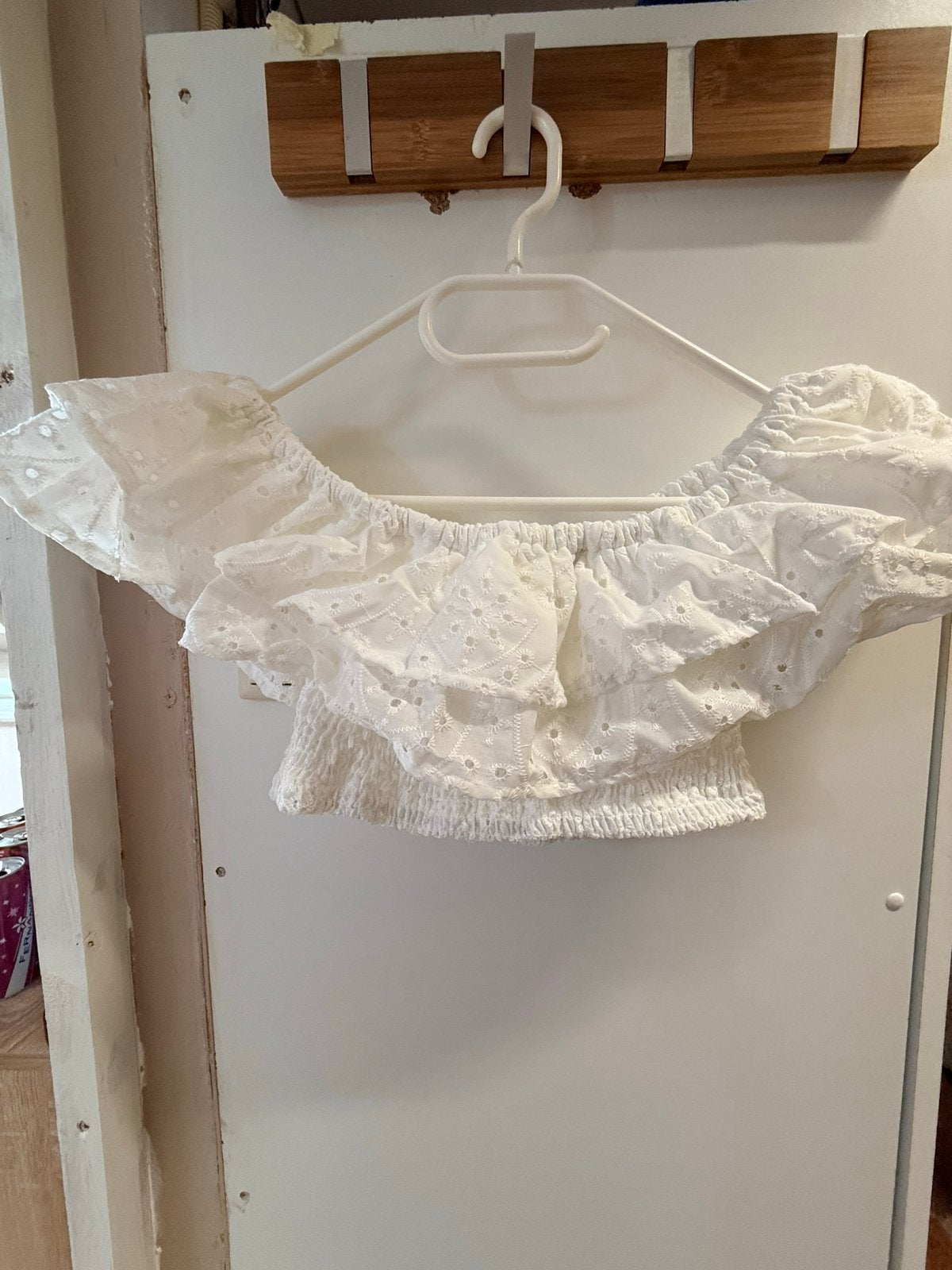 Witte off-shoulder crop top met ruches, Kleding | Dames, Tops, Ophalen, Wit, Nieuw, Korte mouw
