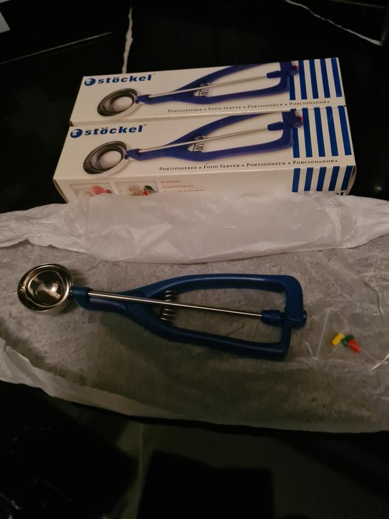 2 nog nieuwe ijs lepels zie beschrijving!, Ophalen, Nieuw, Rvs of Chroom, Los bestek