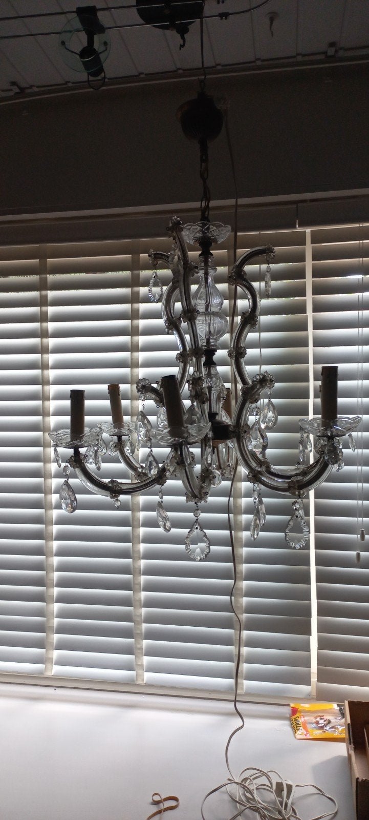 Elegante glazen  kroonluchter met kristallen hangers, Antiek en Kunst, Ophalen