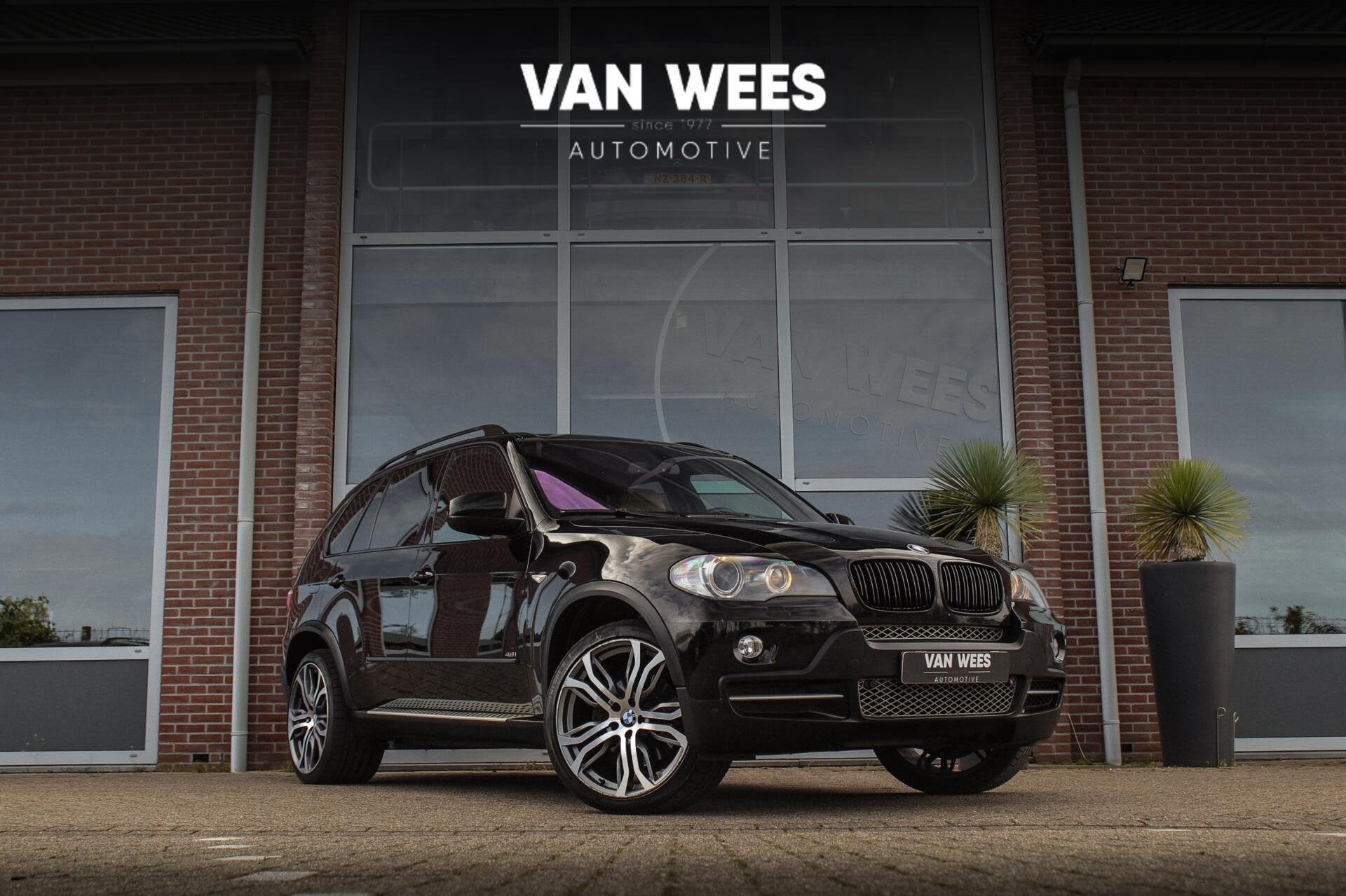 BMW X5 xDrive48i High Executive | Youngtimer | € 10.702,47, Gebruikt, 138 €/maand, 4799 cc, Zwart