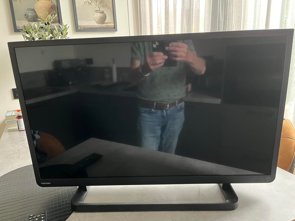 Toshiba TV smart met chromecast en muurbeugel, Audio, Tv en Foto, Televisies, Ophalen, 50 Hz, LCD, 80 tot 100 cm
