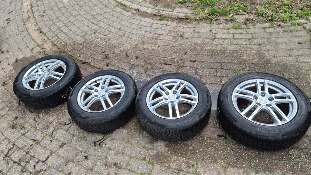 Winterbanden Tarraco Tiguan Continental 215/65 R17 op velgen, Ophalen, Gebruikt