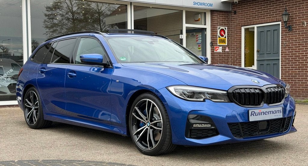 BMW 330I M-SPORT / SHADOW / LASER / PANO / TREKHAAK, Auto's, BMW, Automaat, 1998 cc, Achterwielaandrijving, Gebruikt