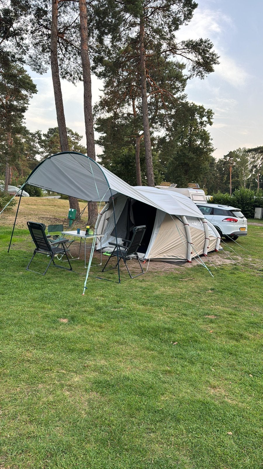 QUECHUA Opblaasbare tent 4 personen met luifel, Ophalen, Zo goed als nieuw, Tot en met 4