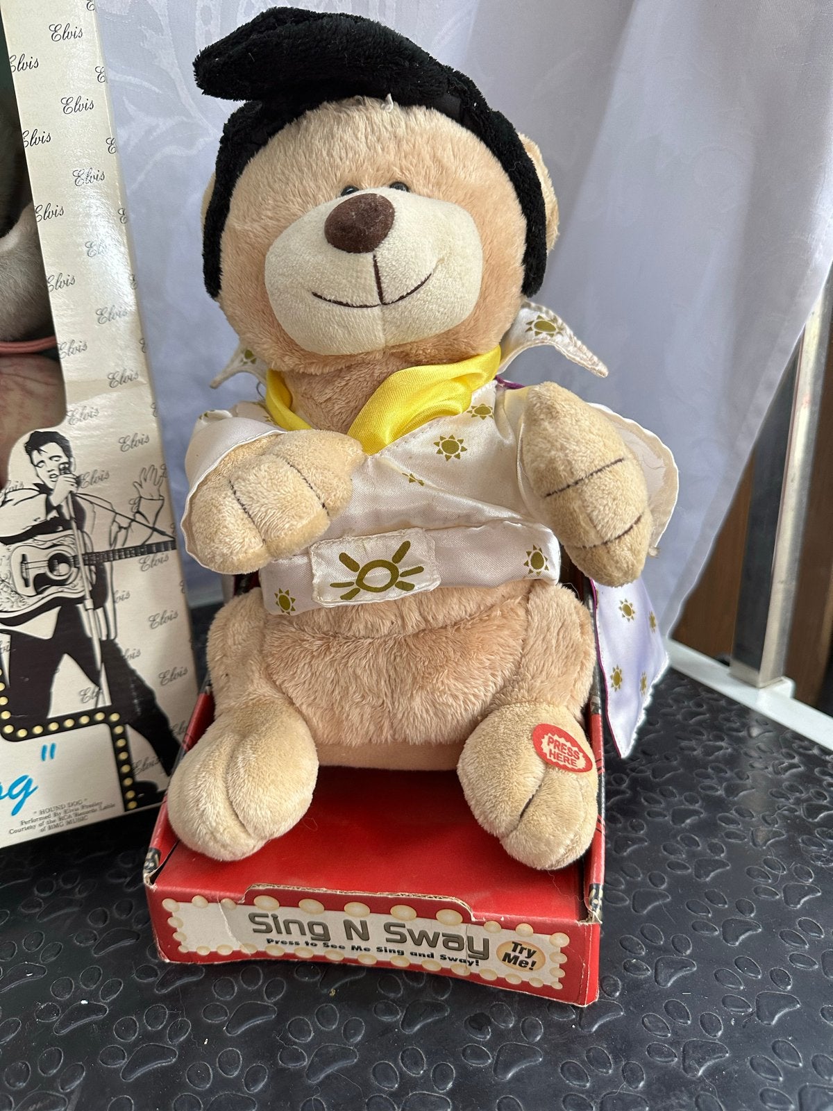 Elvis Presley Sing N Sway knuffels en Hound Dog knuffel, Ophalen of Verzenden, Zo goed als nieuw