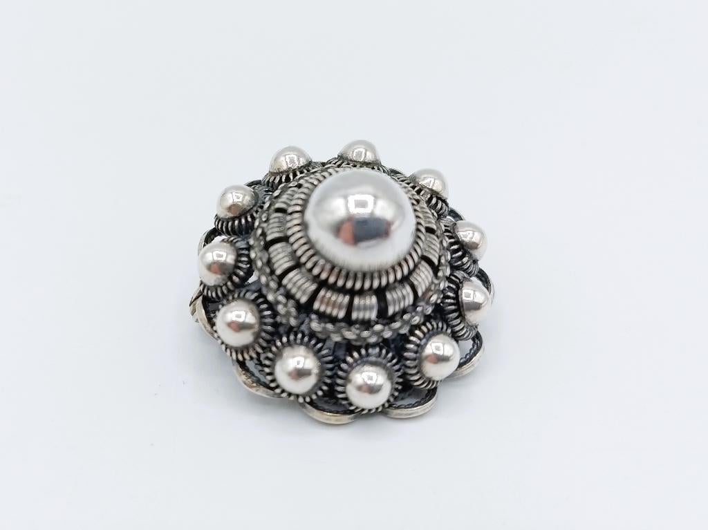 Zilveren Zeeuwse knop broche, klederdracht, Verzenden, Zilver, Broche