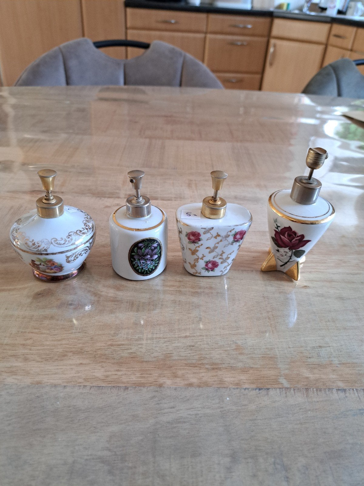 4 Antieke Porseleinen Parfumflesjes -, Ophalen of Verzenden