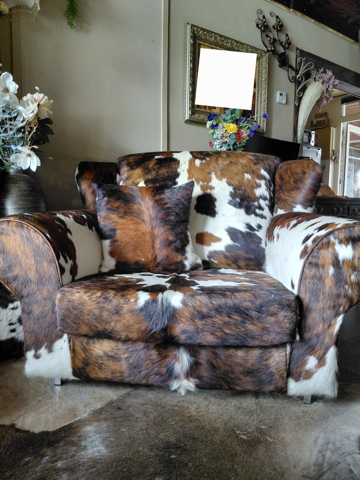 Bommel Loveseat in Tricolor Koeienhuid, Ophalen, Zo goed als nieuw, Landelijk, Modern, Uniek, Leer