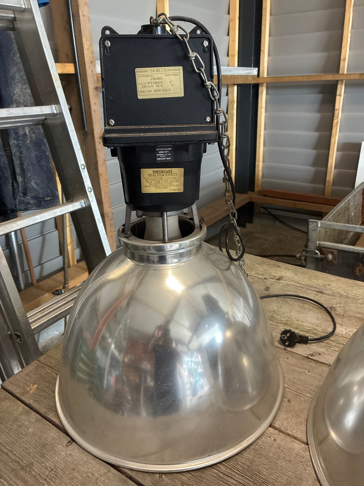 2 Industriële hanglampen Thorlux Combo 400W HQI/D, Ophalen