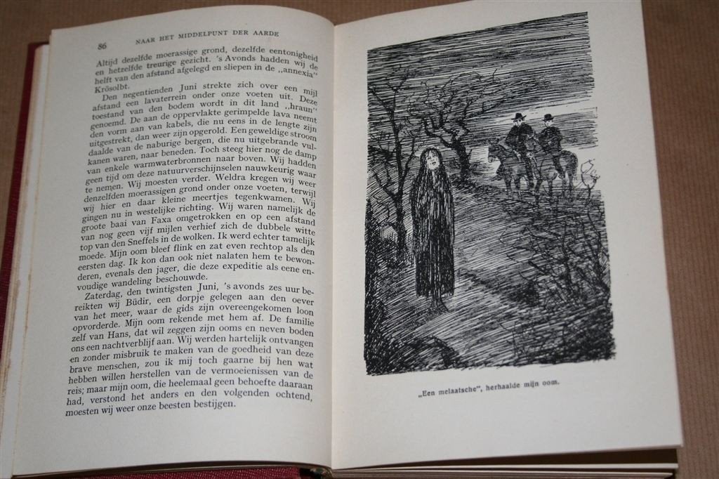 Naar het middelpunt der aarde. Jules Verne. 1929., Boeken, Ophalen of Verzenden, Gelezen