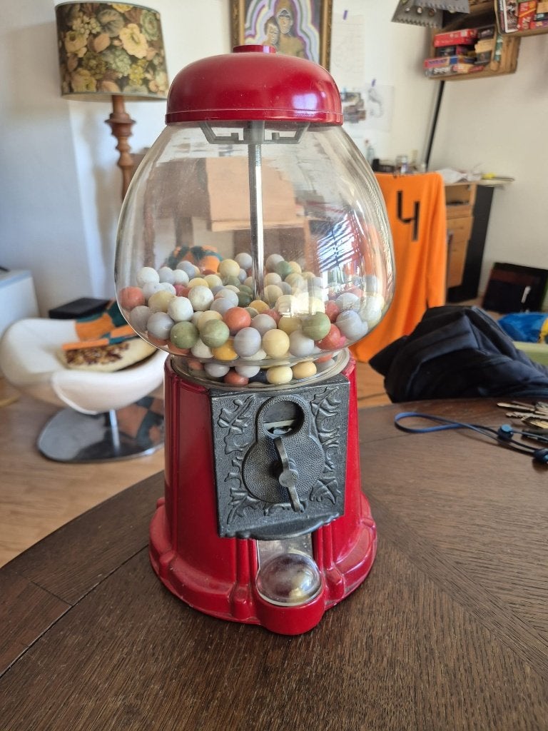 vintage kauwgomballenautomaat, Ophalen