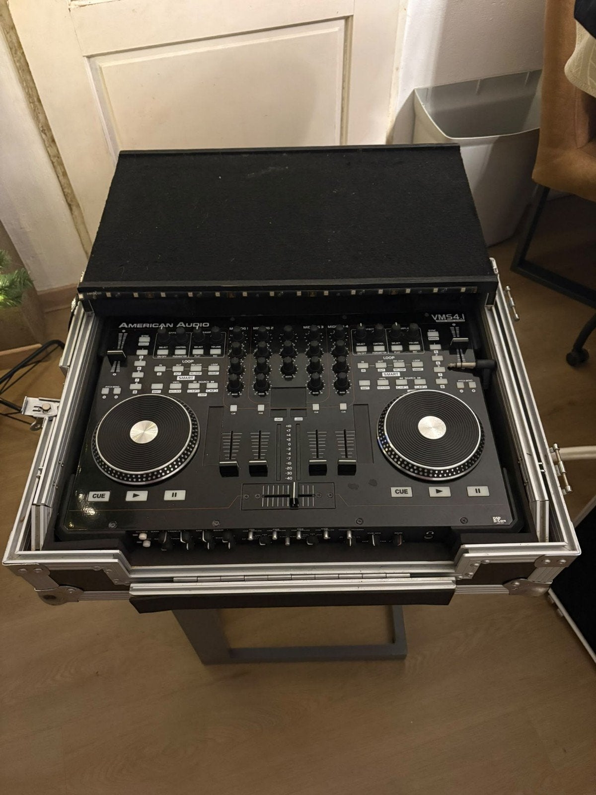 American Audio VMS4.1 DJ Controller met Hardcase, Ophalen, Gebruikt, Dj-set, Overige merken