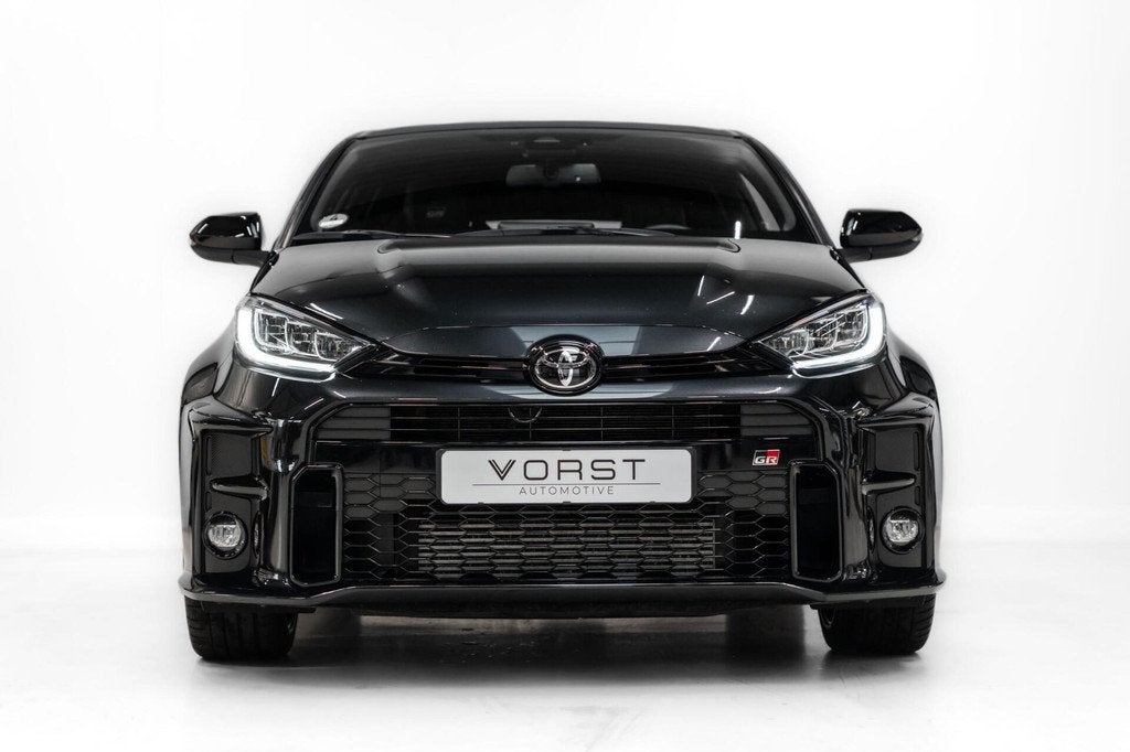 Toyota Yaris 1.6 GR Performance Camera Carbon, Auto's, 1618 cc, 4 stoelen, Automatische klimaatregeling, Zwart