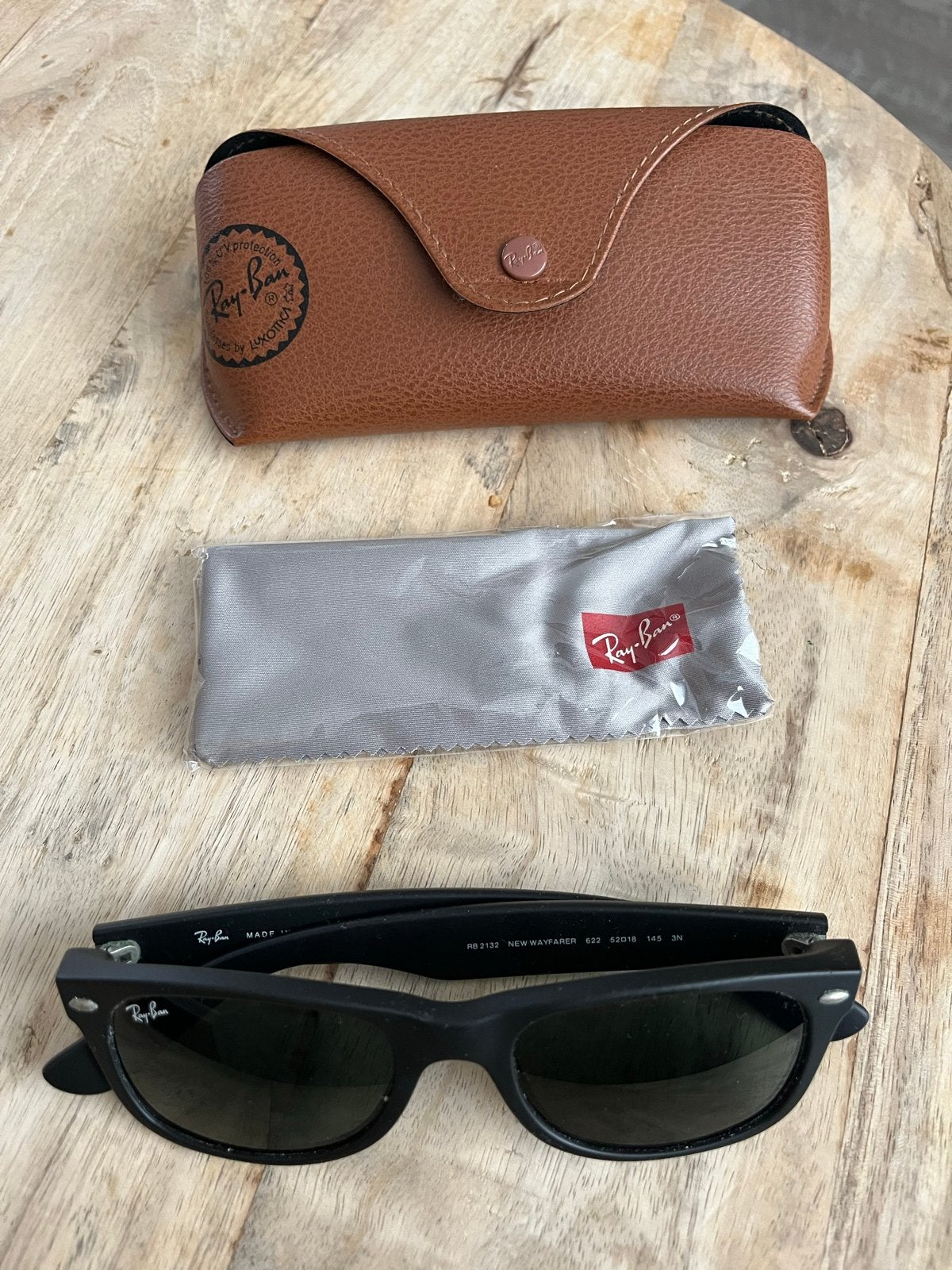 Ray-Ban New Wayfarer RB2132 622 zonnebril, Zonnebril, Zwart, Ophalen of Verzenden, Zo goed als nieuw