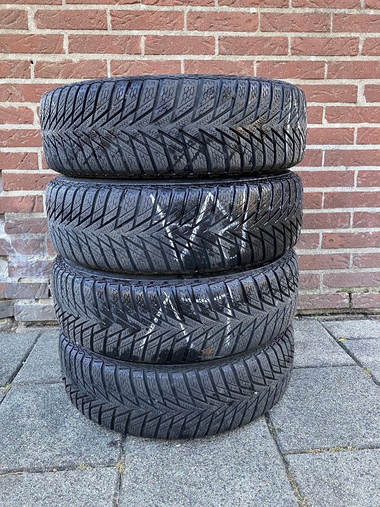 4x Continental WinterContact - 7mm-6,5mm - 175/65 R14, Auto-onderdelen, Ophalen, 14 inch, Gebruikt, 175 mm