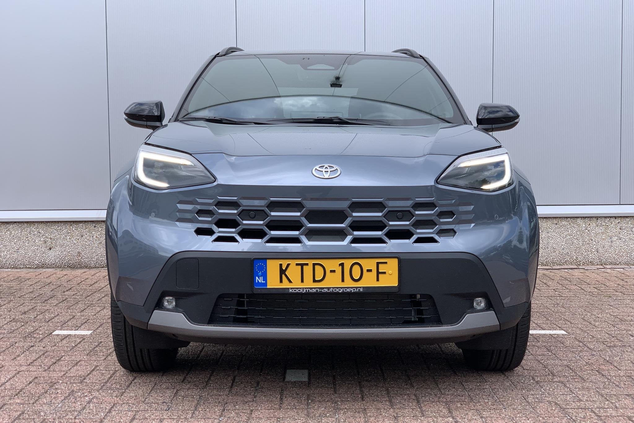 Toyota Yaris Cross 1.5 Hybrid 130 Executive / JBL Audio / St, Dealer onderhouden, Bedrijf, Hybride Elektrisch/Benzine, 3 cilinders