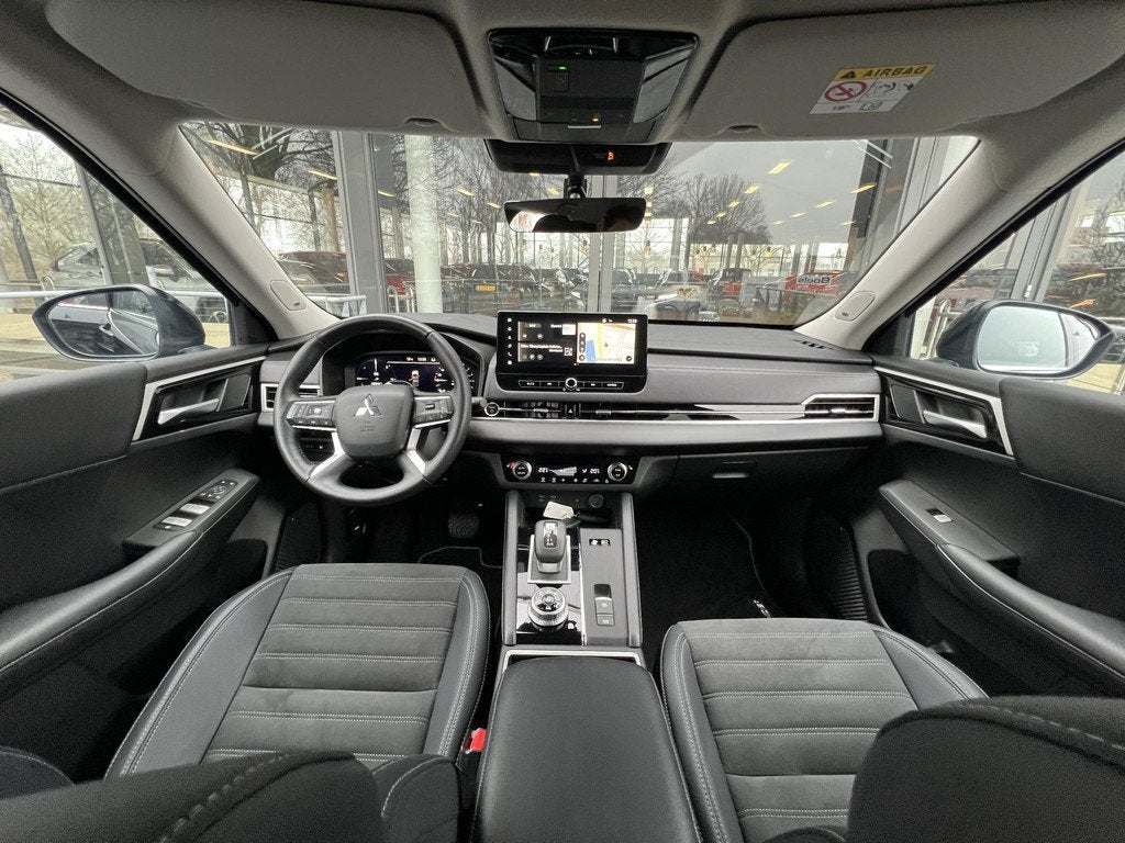 Mitsubishi Outlander 2.4 PHEV Intense 307PK | Adaptieve Crui, Auto's, Automaat, Euro 6, 4 cilinders, Zwart