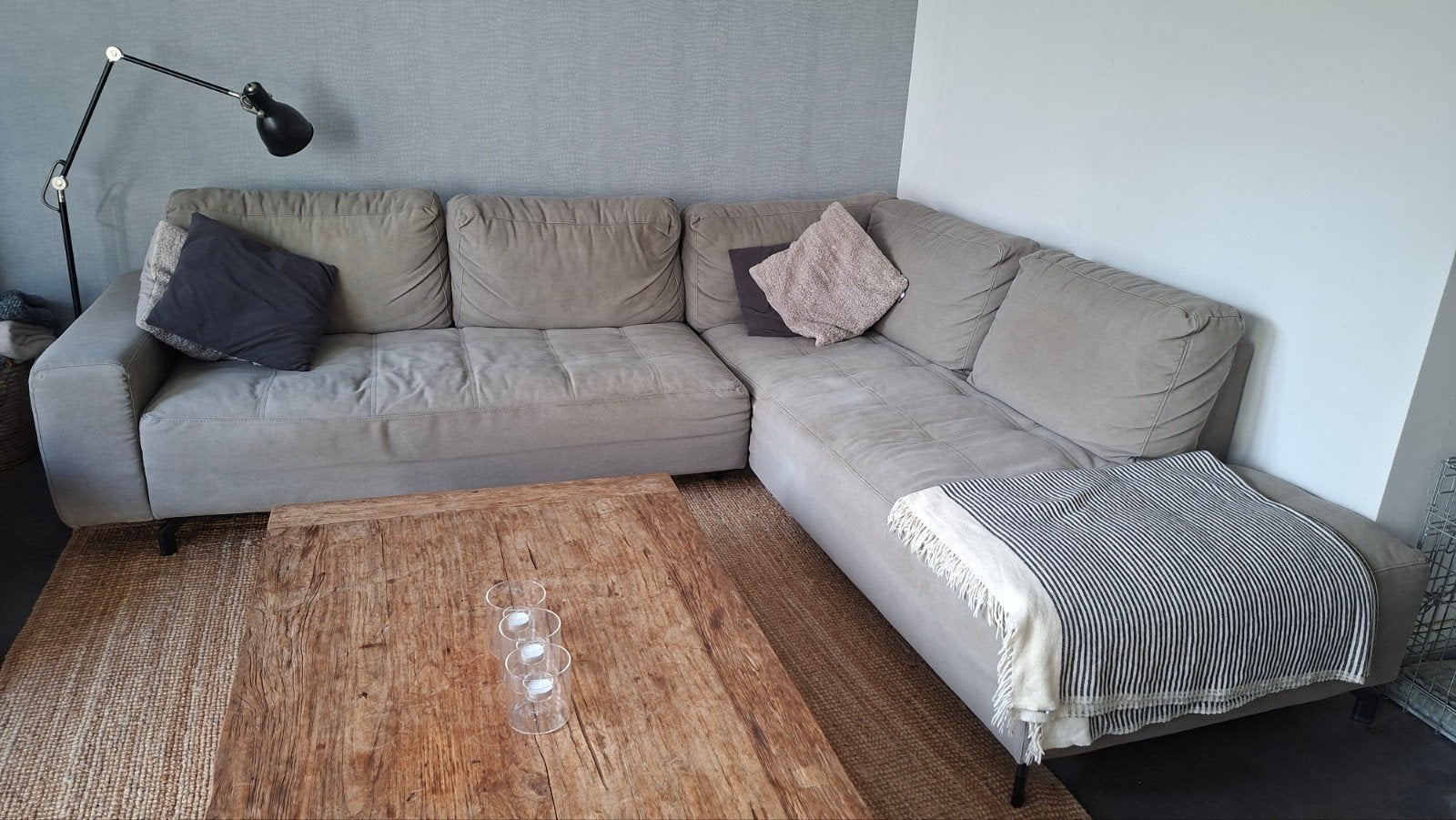 Gratis af te halen: Comfortabele hoekbank (Loods 5), 250 tot 300 cm, Gebruikt, 100 tot 125 cm, Hoekbank