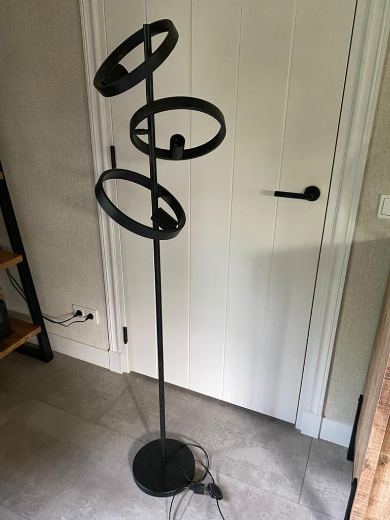 Vloerlamp, Huis en Inrichting, Lampen | Vloerlampen, Ophalen, Zo goed als nieuw, Metaal, 150 tot 200 cm