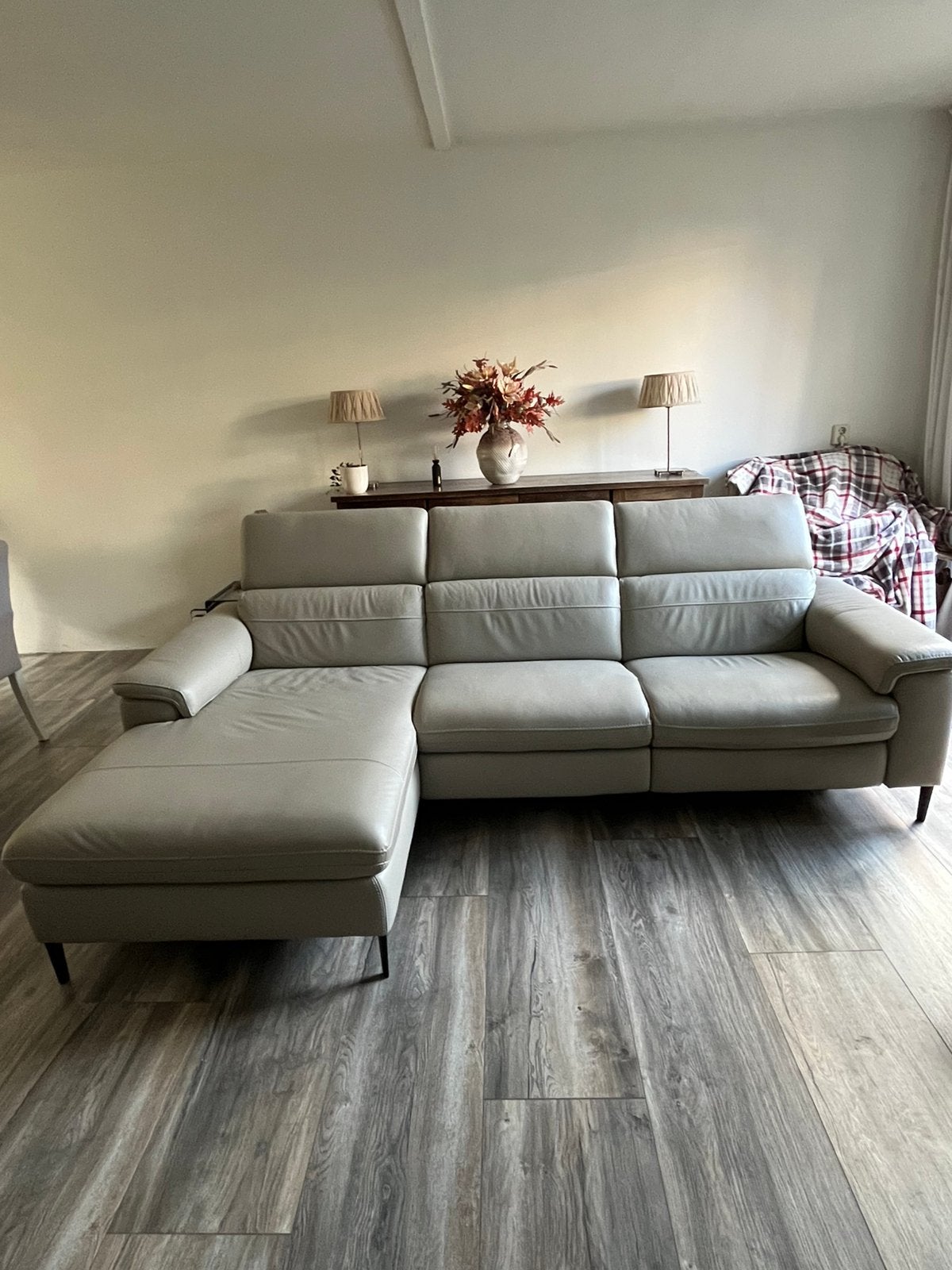 Leren lounge bank met relaxfunctie, Huis en Inrichting, Ophalen, Zo goed als nieuw