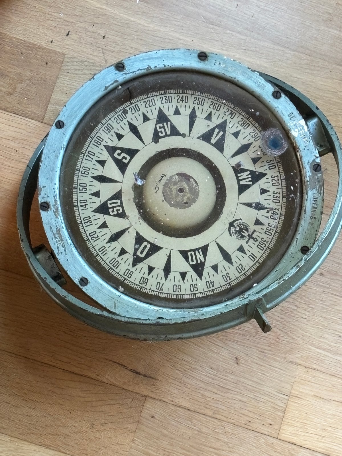 Antieke scheepscompas uit 1880, Verzenden