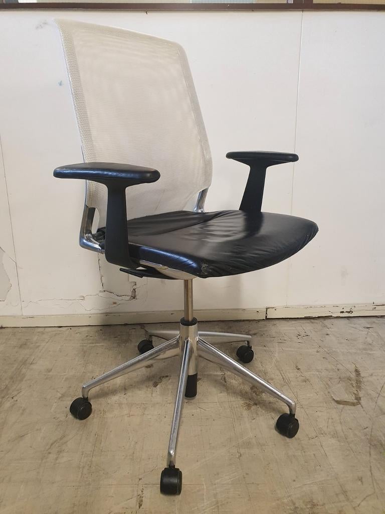 Vitra meda bureaustoel, Ophalen, Zwart
