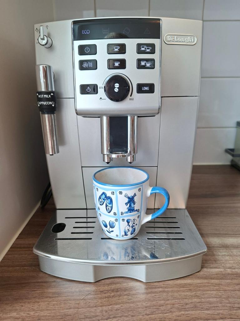 DeLonghi Koffiemachine - Perfecte Espresso en Cappuccino, Gebruikt, Koffiemachine, Koffiebonen, 2 tot 4 kopjes