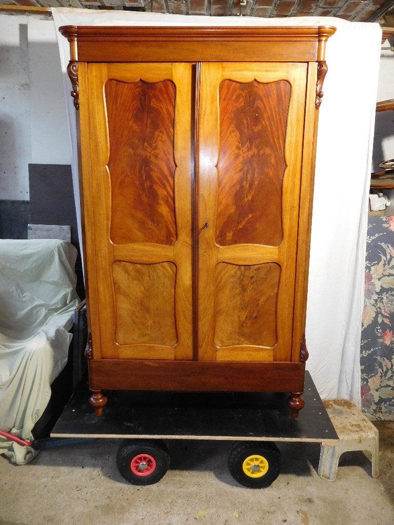 meiden kast, Ophalen, Met deur(en), 100 tot 150 cm, Zo goed als nieuw