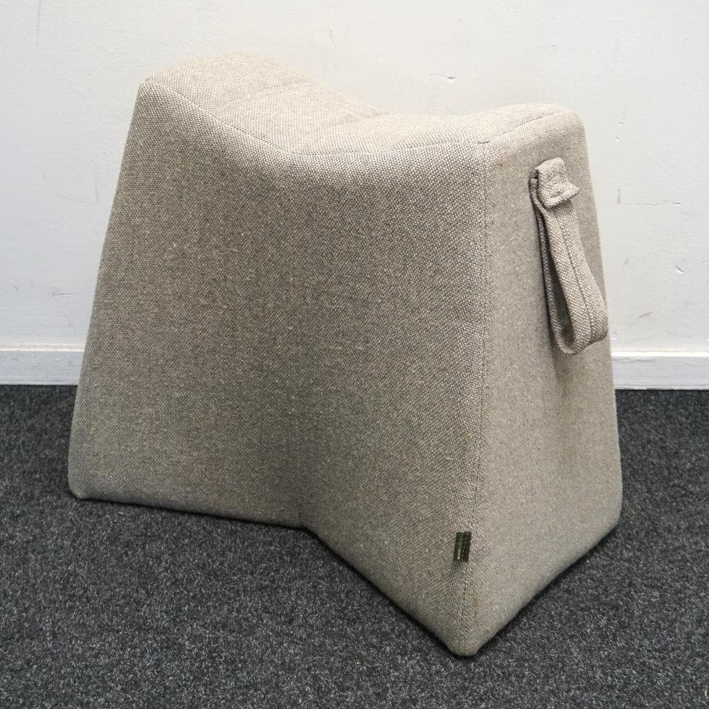 Naughtone Pinch Stool | Poef | Hocker | Beige