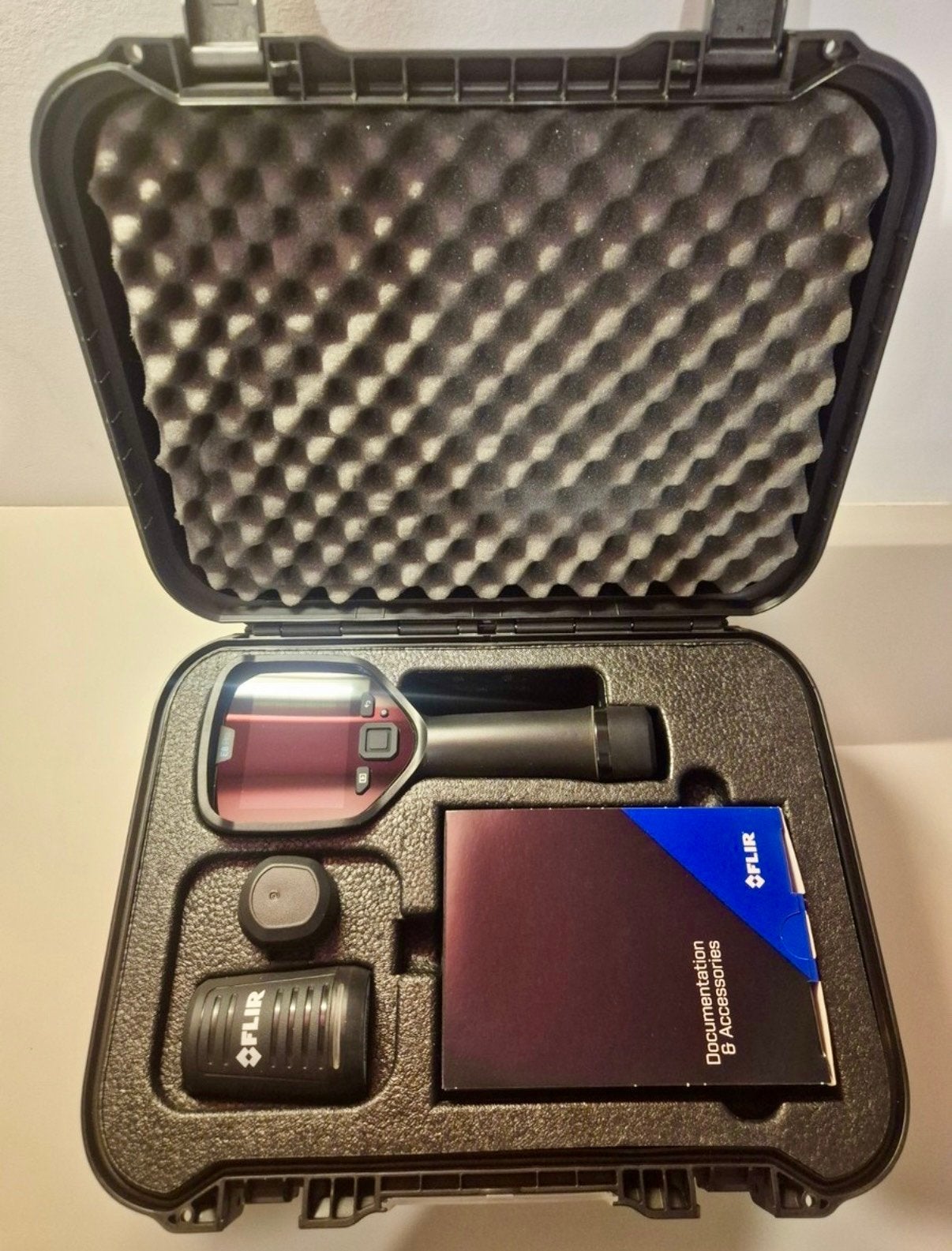 Flir E8 Pro warmtecamera compleet in koffer - als nieuw, Ophalen of Verzenden, Zo goed als nieuw, Temperatuur