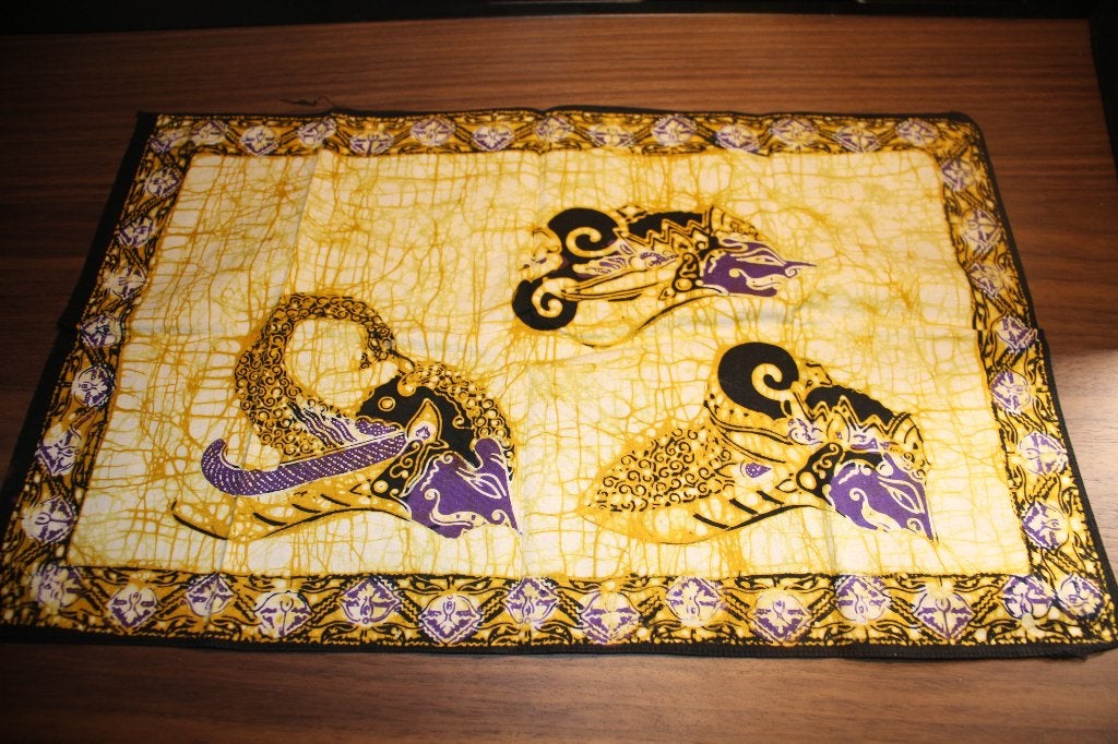 Lap 100% batik katoen stof - wayang - geel zwart beige #4610, Geel, Nieuw, Ophalen of Verzenden, 30 tot 120 cm