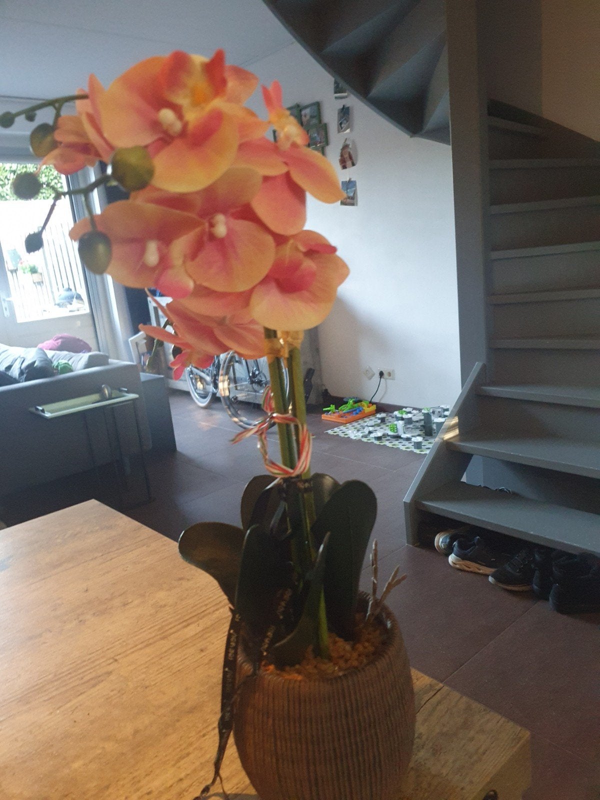 Kunst Orchidee in Pot - Oranje/Roze, Huis en Inrichting, Binnen, Met pot of vaas, Kunstplant, Ophalen of Verzenden