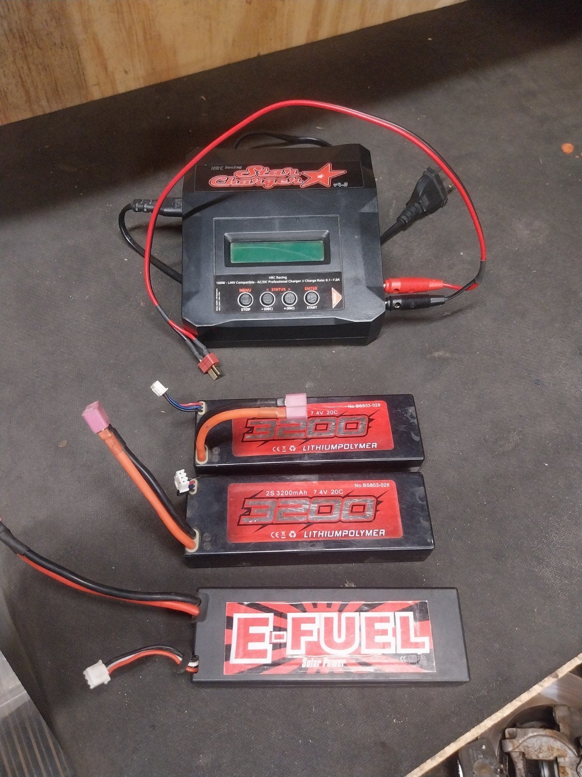 2s lipo accu's en lader, Ophalen of Verzenden, Gebruikt, Overige schalen, Onderdeel